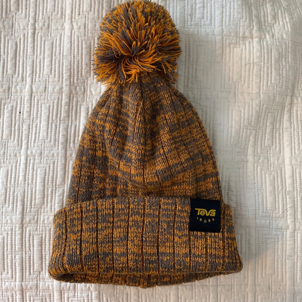 Teva beanie - NWOT